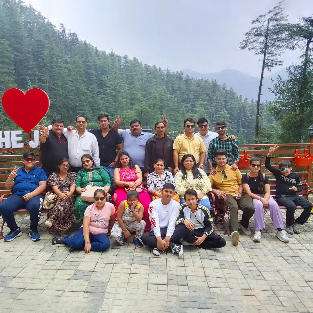 1727684384_345719-shimla-group-tour-package-jmr.webp